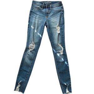 Universal Thread Distressed Skinny jeans👖